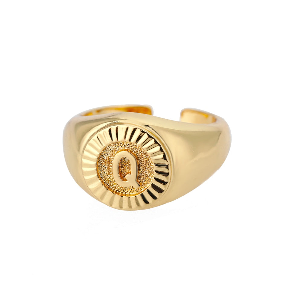 Bague Chevalière Initiale q