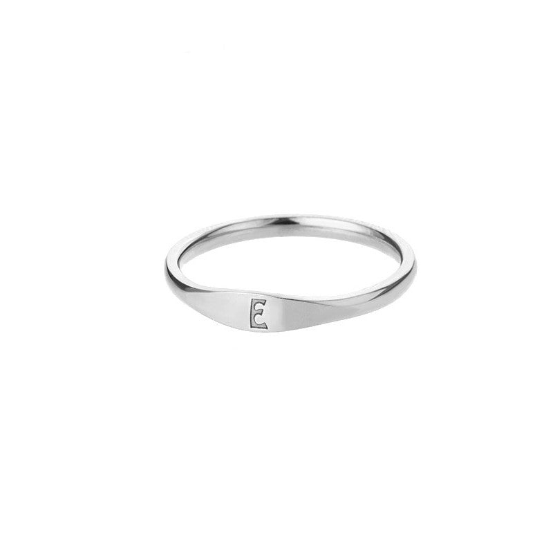 bague fine intiale e