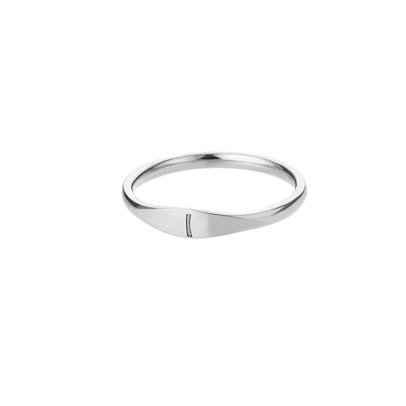 bague fine intiale i