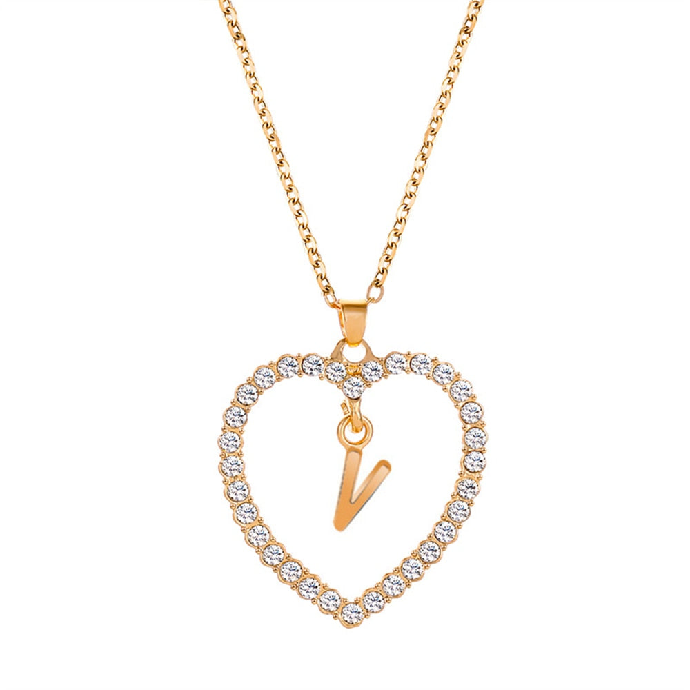 collier initiale strass v