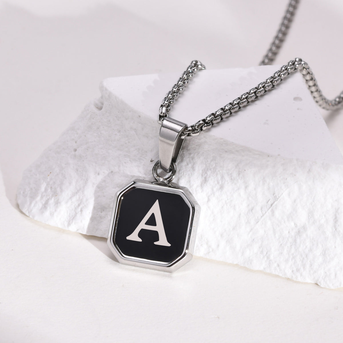 pendentif initiale homme