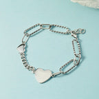 bracelet avec un gros coeur