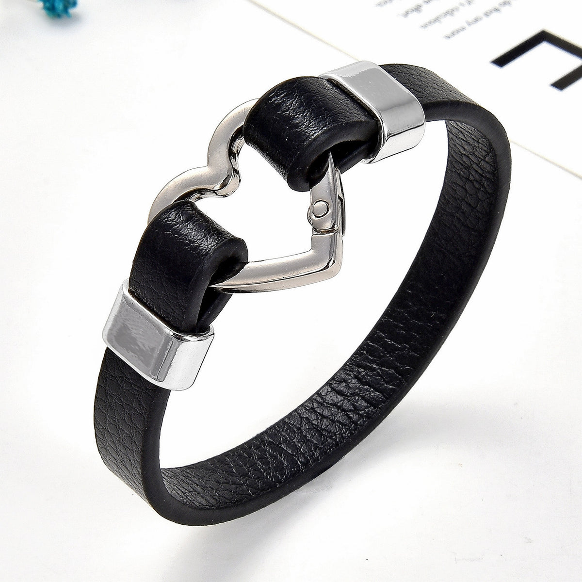 bracelet cuir coeur