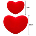 coussin en forme de coeur rouge